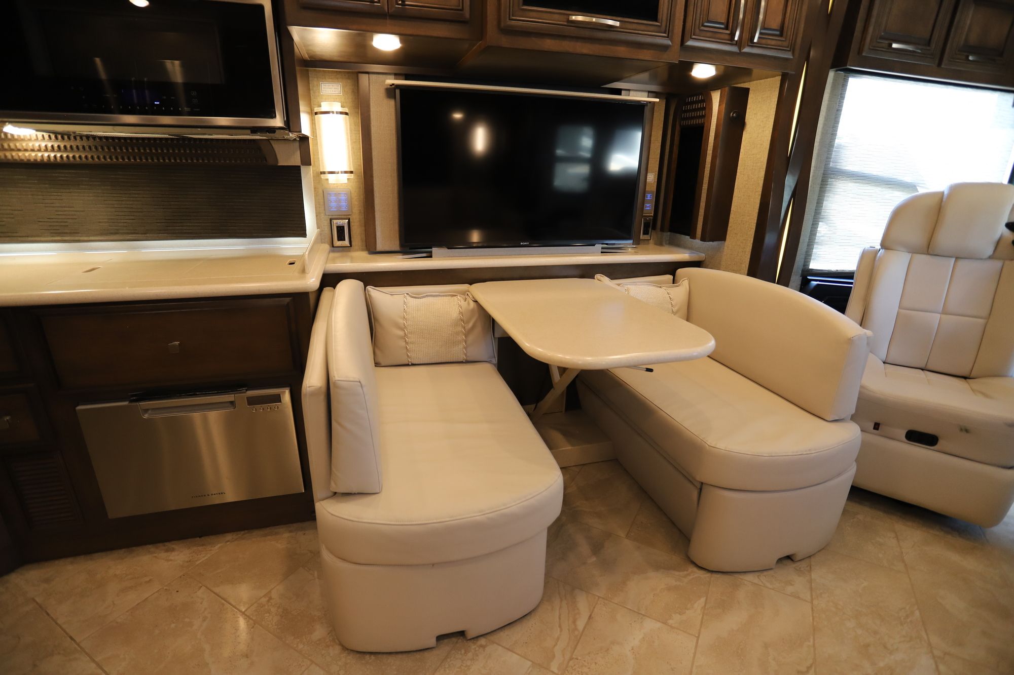 Used 2018 Newmar New Aire 3341 Class A  For Sale