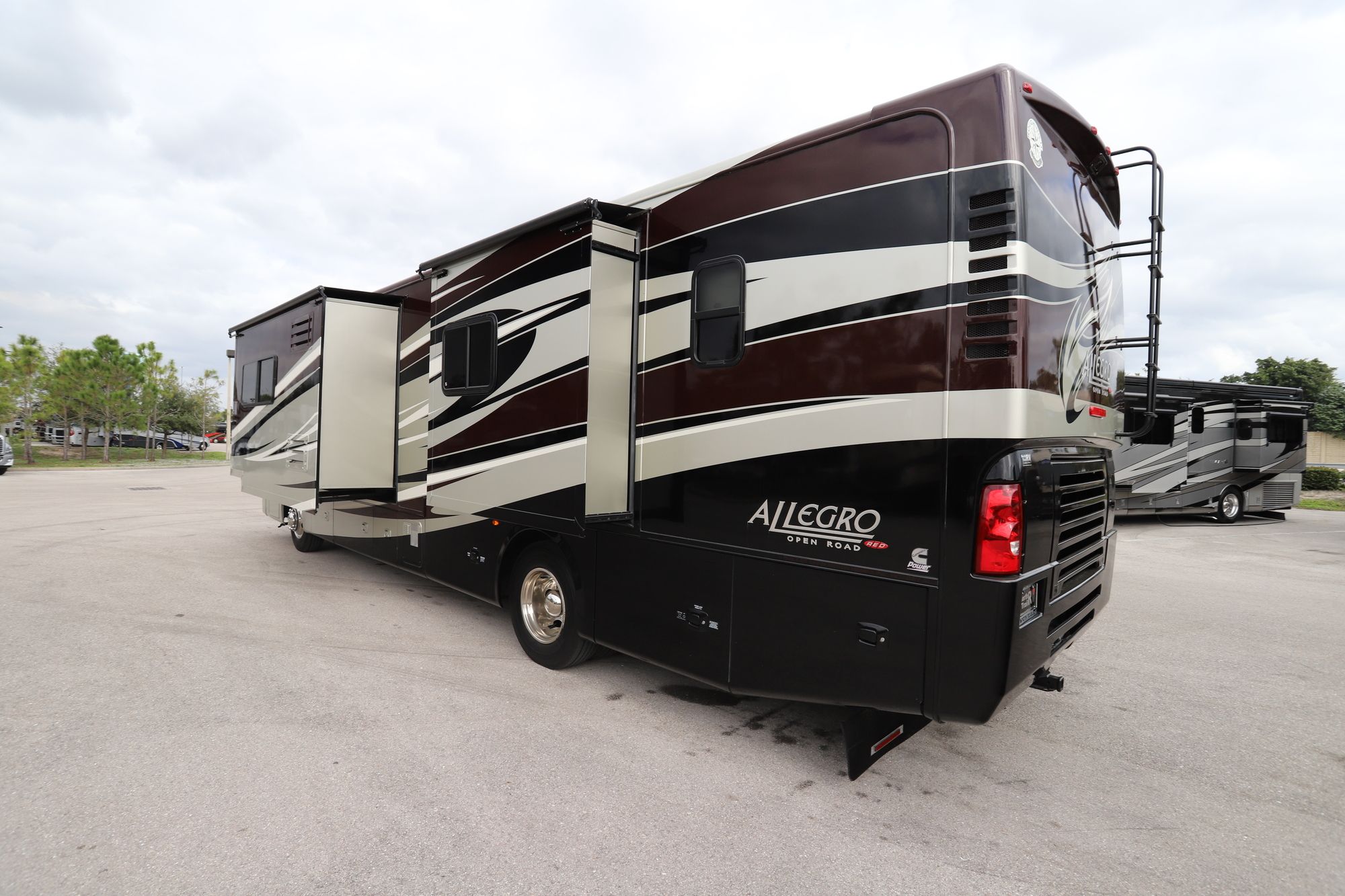 Used 2011 Tiffin Motor Homes Allegro Red 38QRA Class A  For Sale