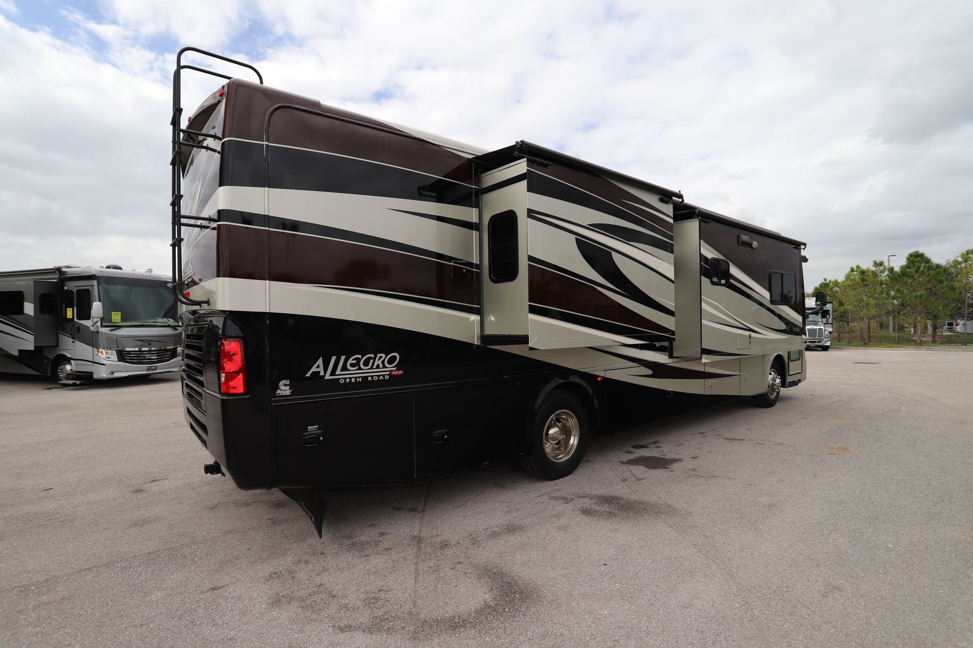 Used 2011 Tiffin Motor Homes Allegro Red 38QRA Class A  For Sale