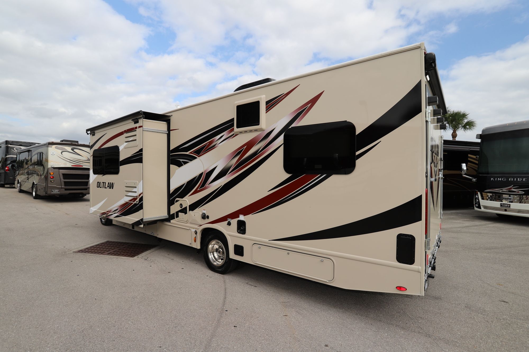 New 2020 Thor Outlaw 29J Class C  For Sale