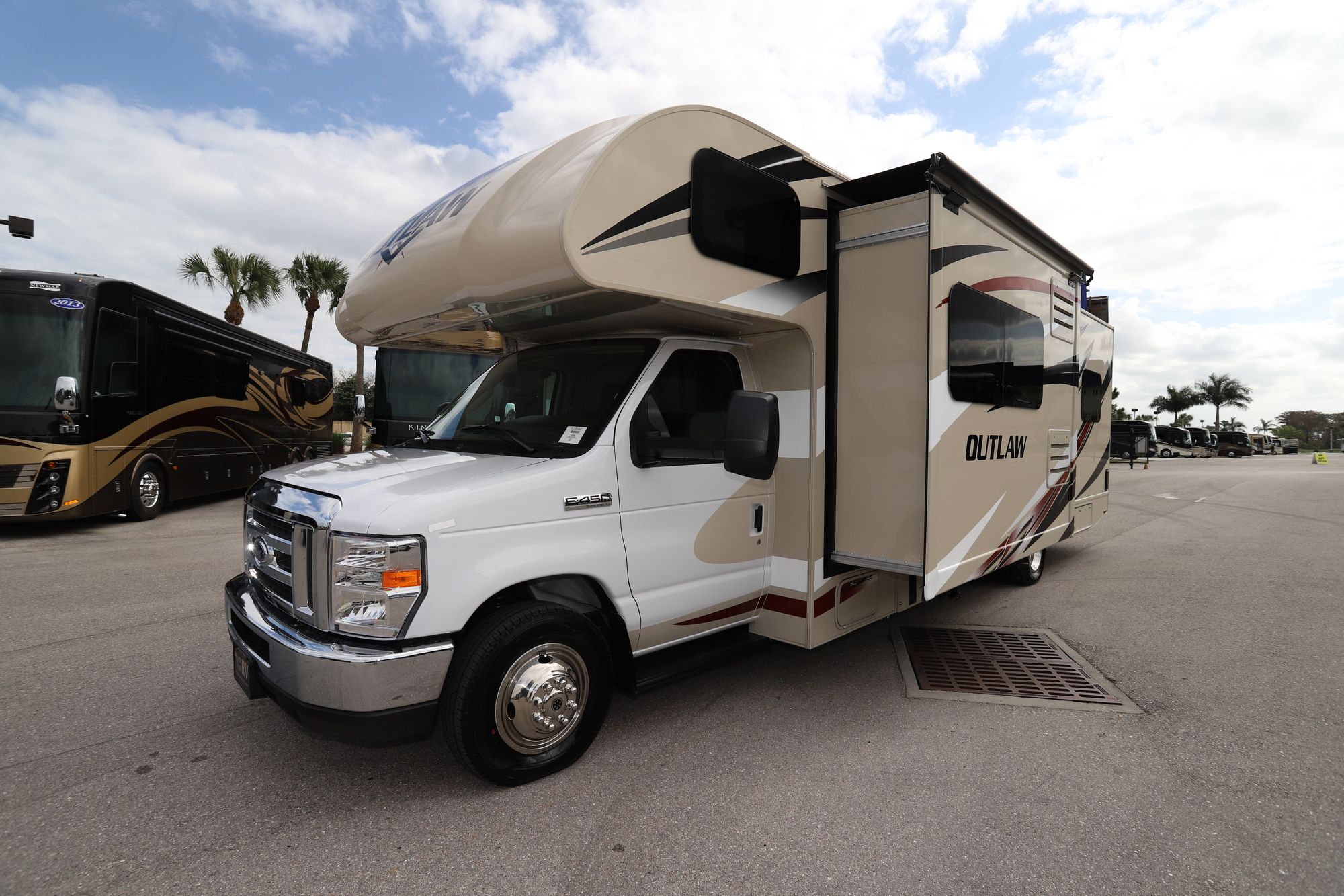 New 2020 Thor Outlaw 29J Class C  For Sale