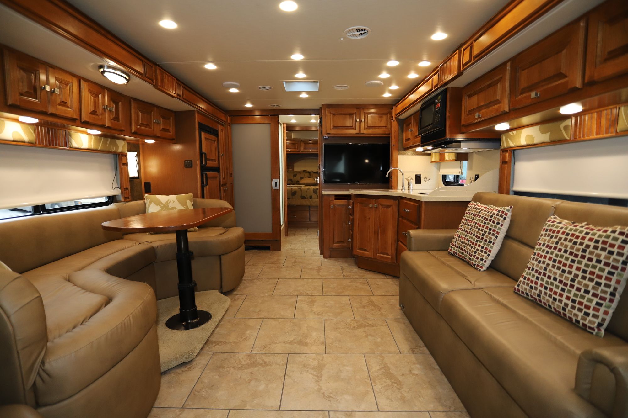 Used 2014 Tiffin Motor Homes Breeze 32BR Class A  For Sale