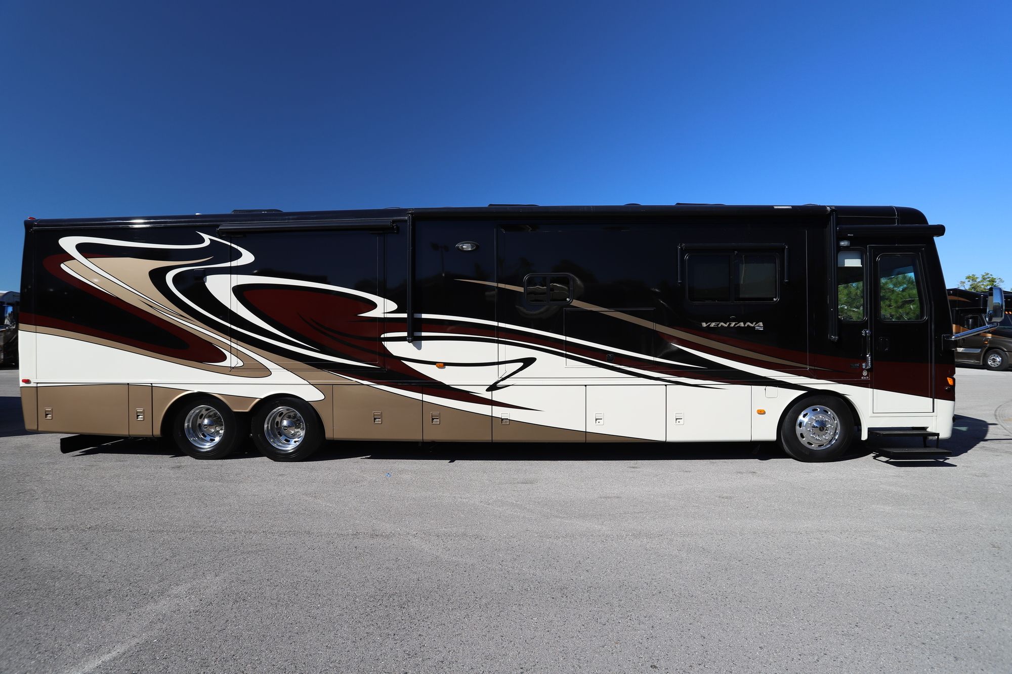 Used 2014 Newmar Ventana 4369 Class A  For Sale