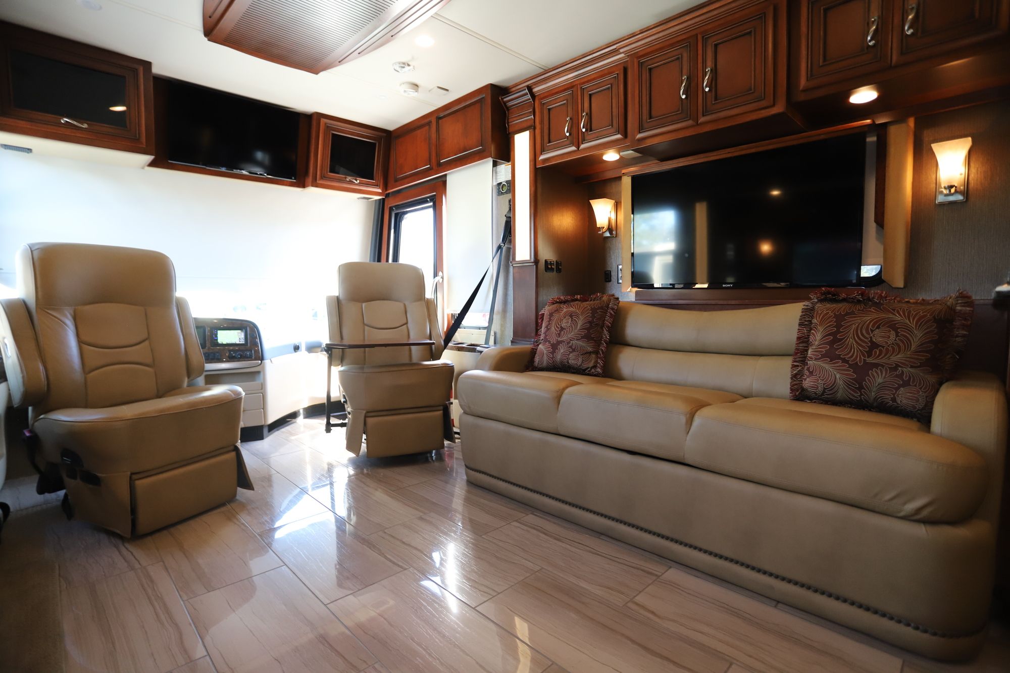 Used 2014 Newmar Ventana 4369 Class A  For Sale