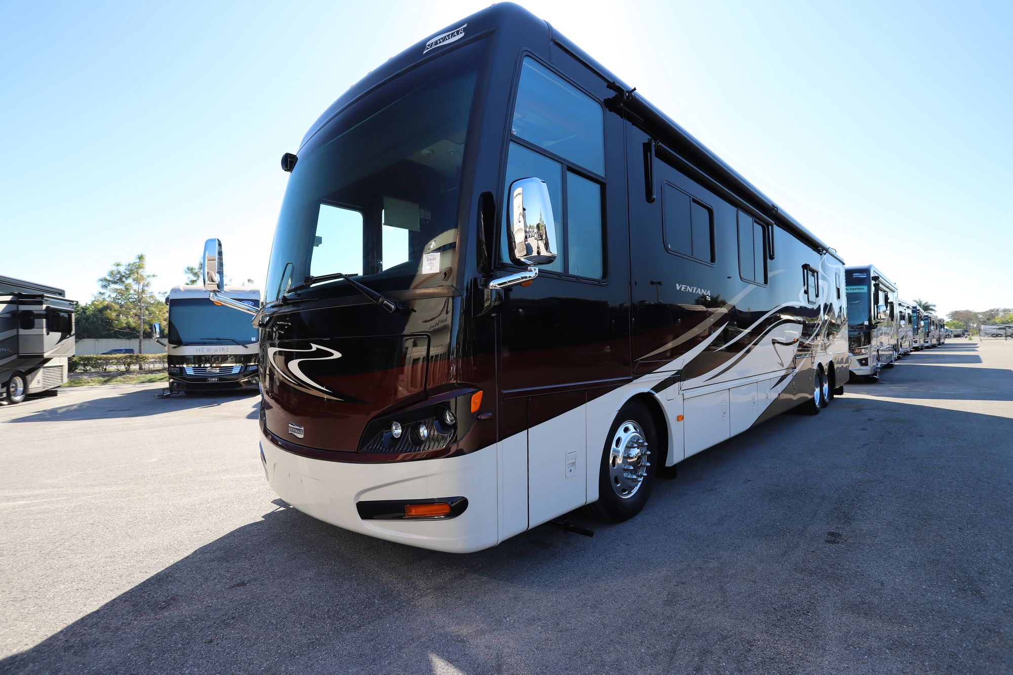 Used 2014 Newmar Ventana 4369 Class A  For Sale