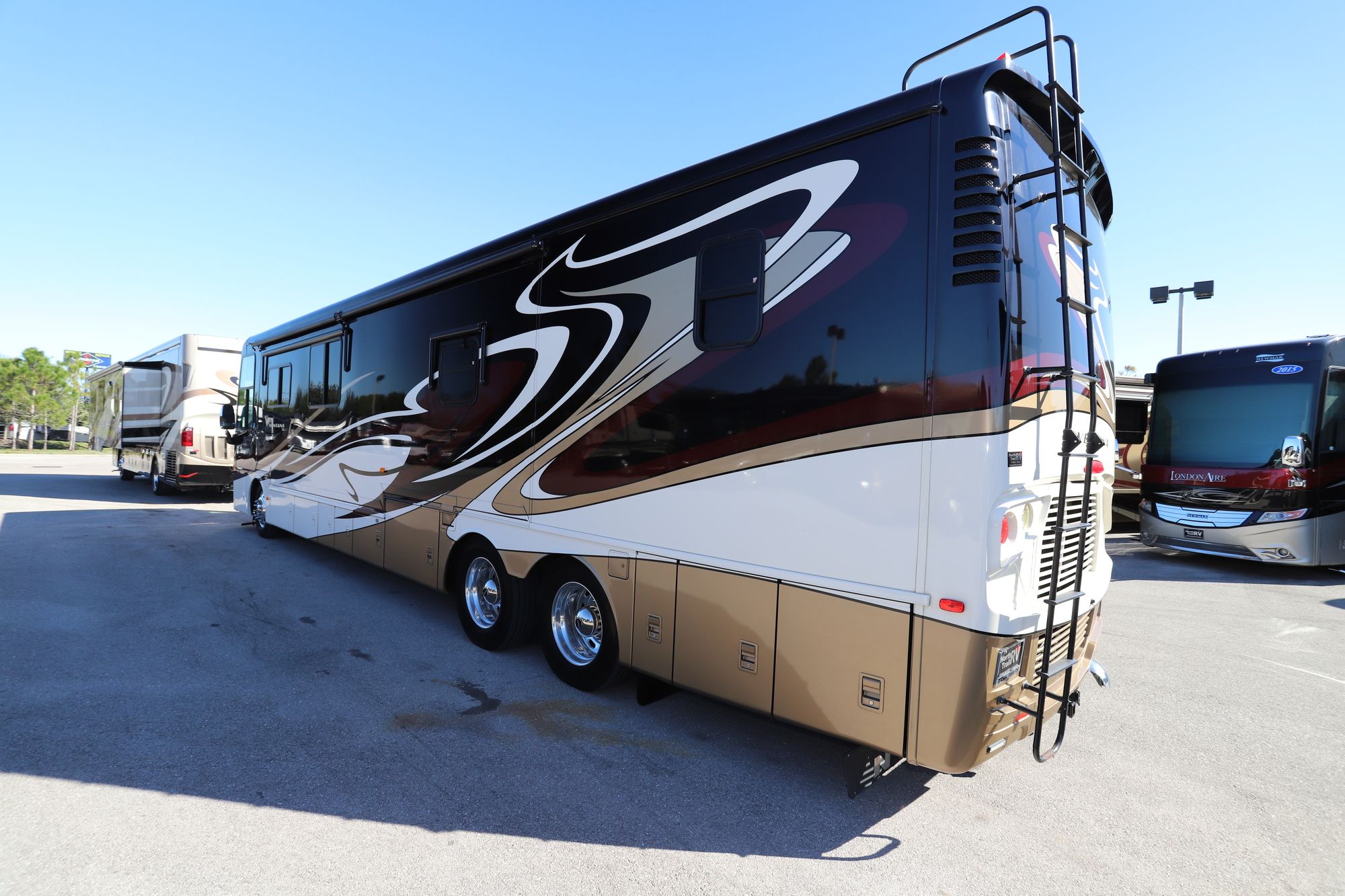 Used 2014 Newmar Ventana 4369 Class A  For Sale