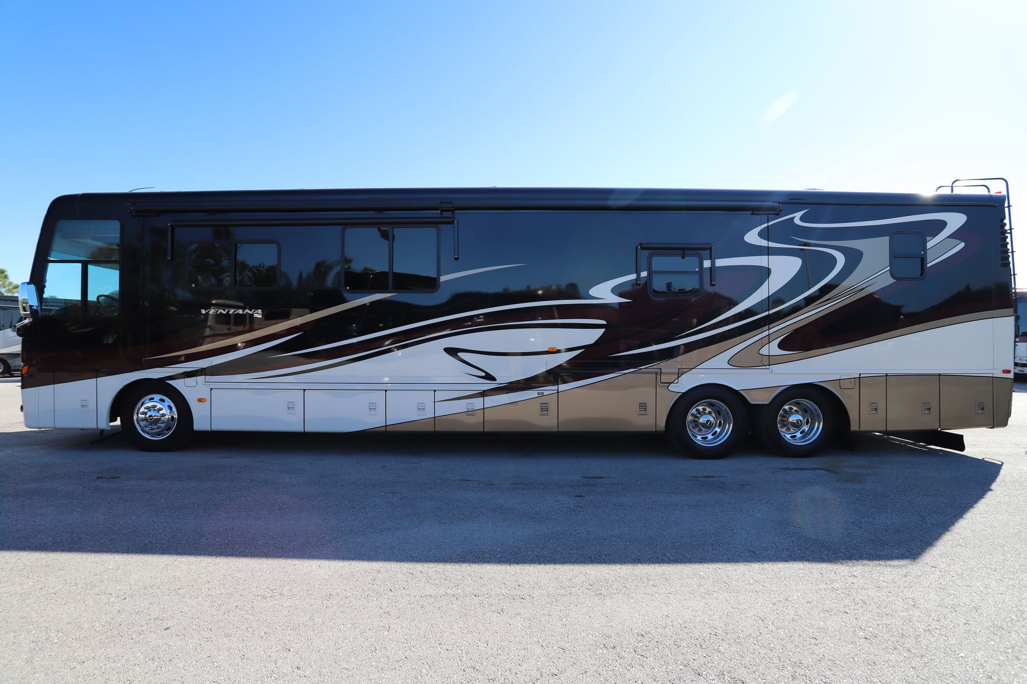 Used 2014 Newmar Ventana 4369 Class A  For Sale