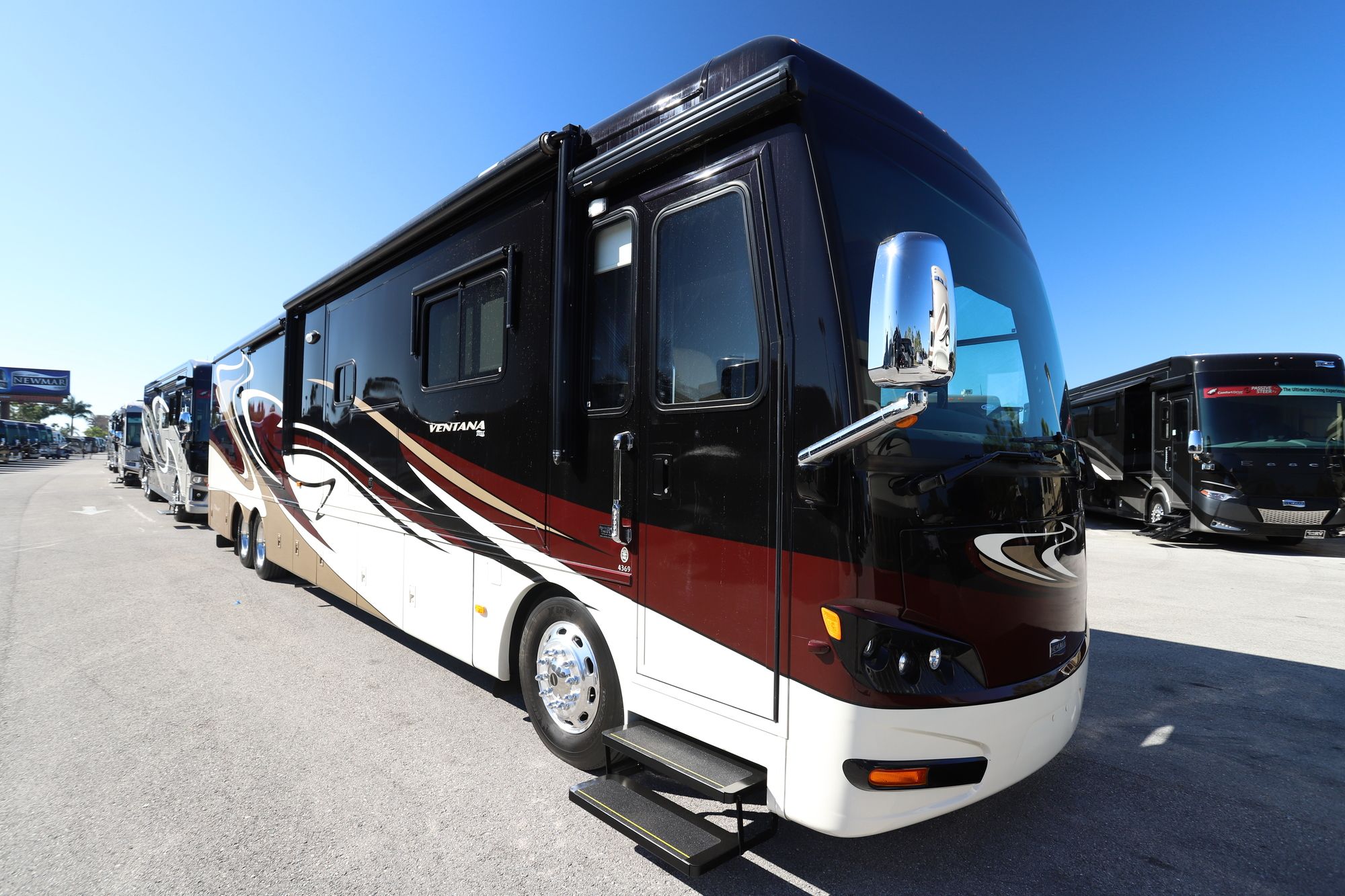 Used 2014 Newmar Ventana 4369 Class A  For Sale