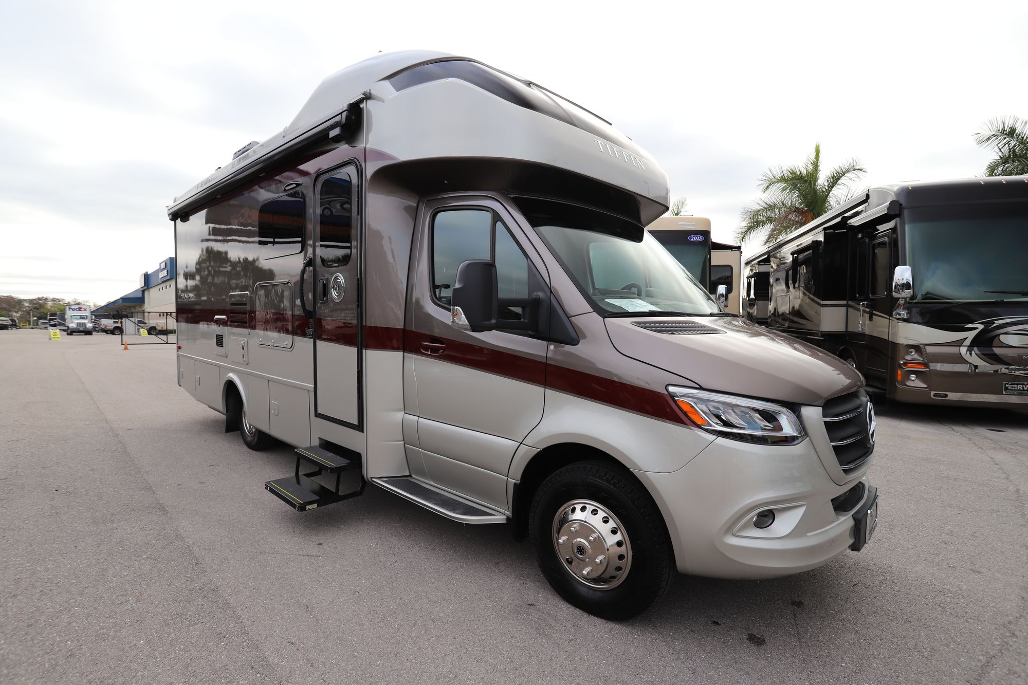 New 2020 Tiffin Motor Homes Wayfarer 25RW Class C  For Sale