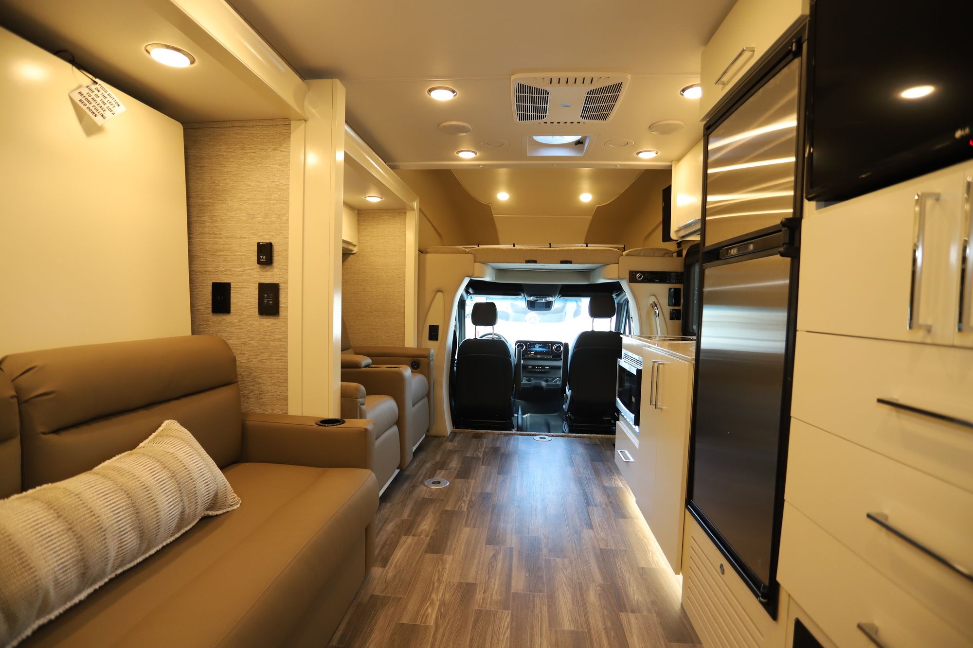 New 2020 Tiffin Motor Homes Wayfarer 25RW Class C  For Sale