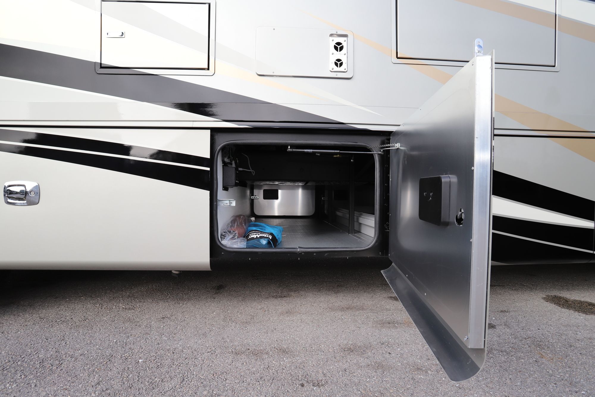 New 2020 Tiffin Motor Homes Allegro Red 37BA Class A  For Sale