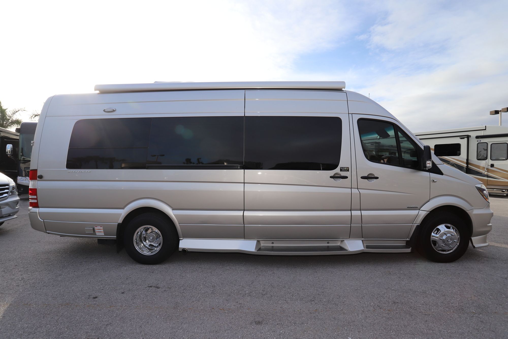 Used 2019 Midwest Weekender REAR LOUNGE Class B  For Sale