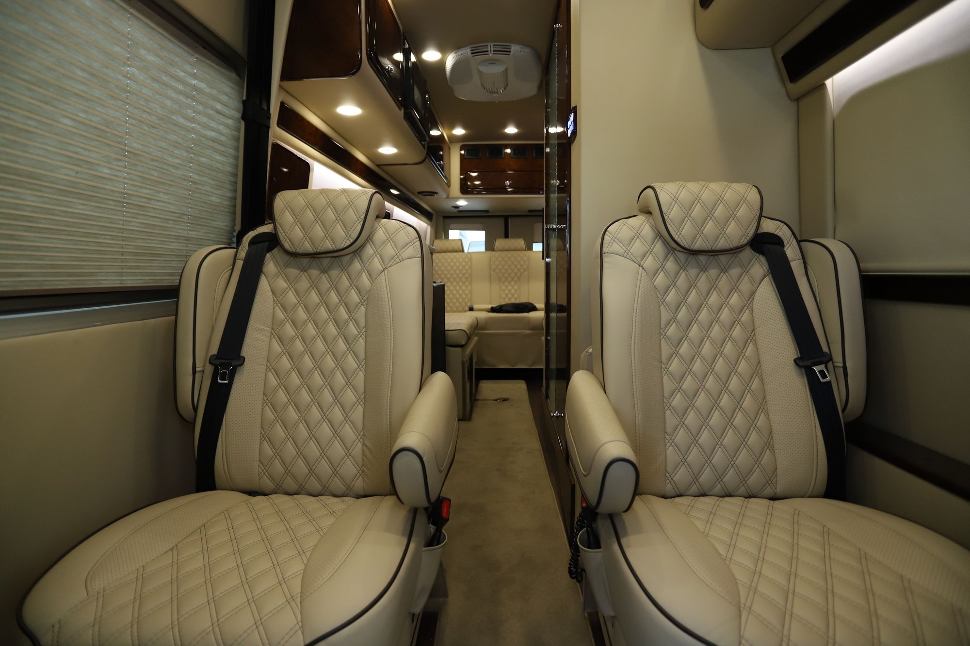 Used 2019 Midwest Weekender REAR LOUNGE Class B  For Sale