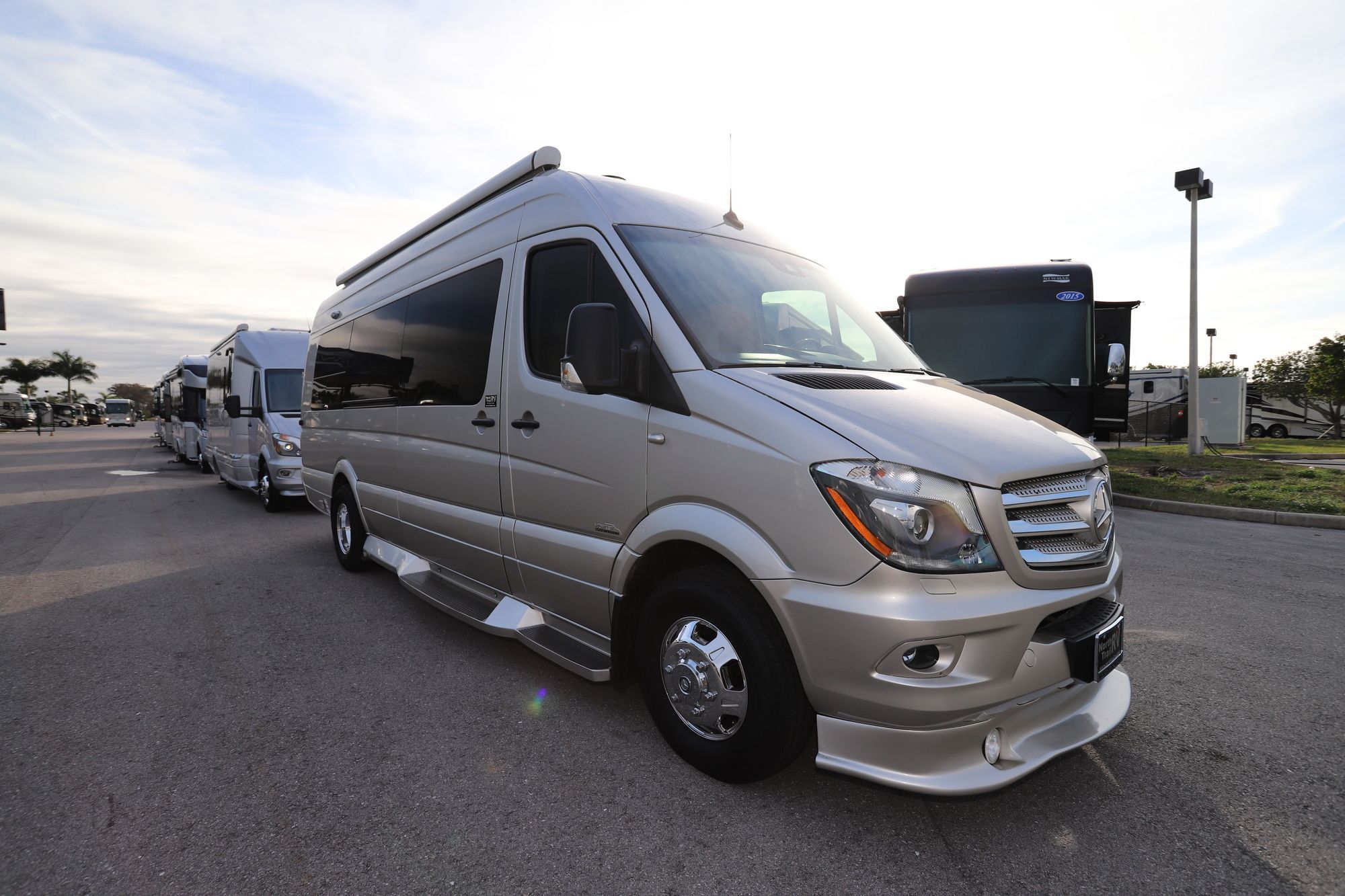 Used 2019 Midwest Weekender REAR LOUNGE Class B  For Sale