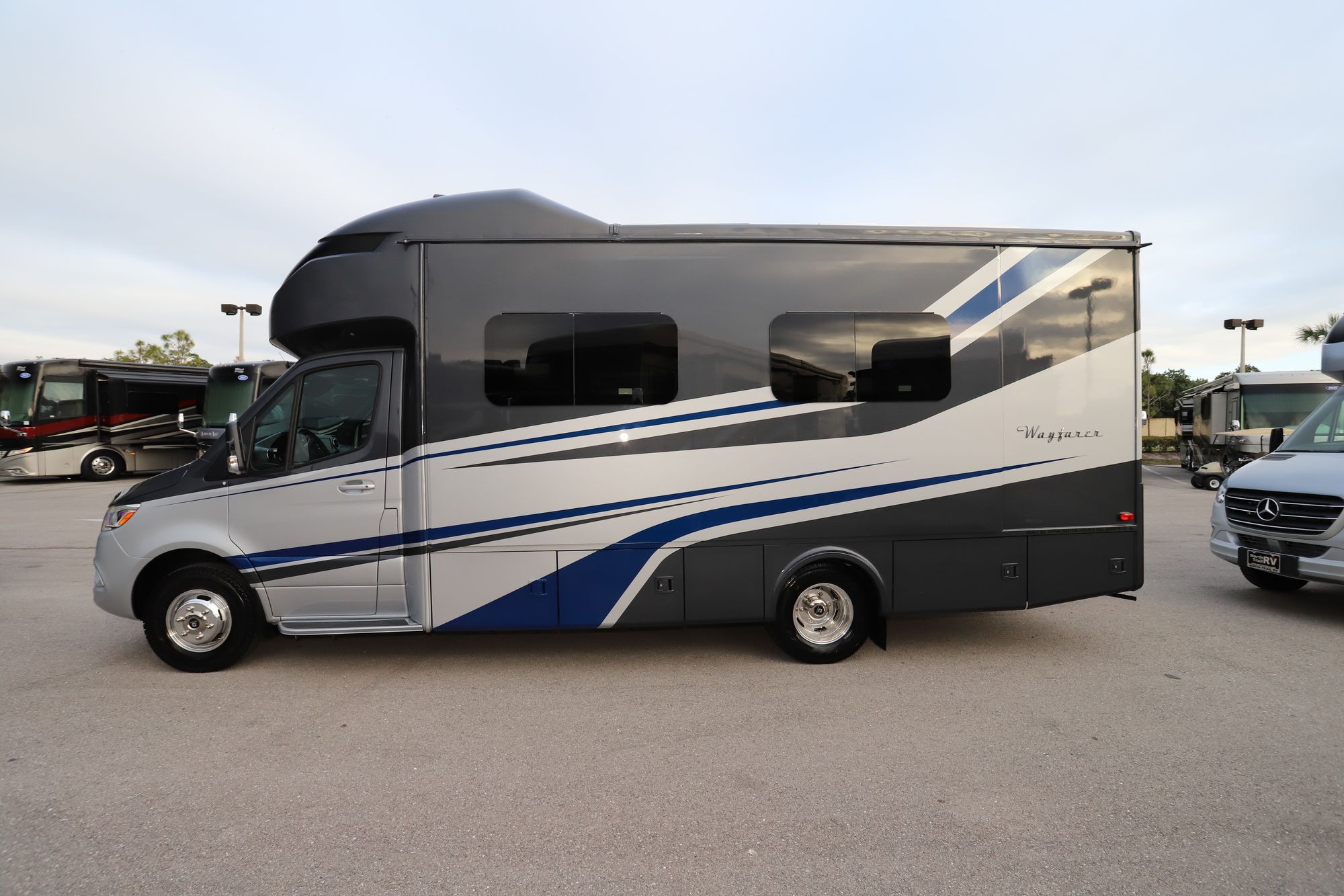 New 2020 Tiffin Motor Homes Wayfarer 25RW Class C  For Sale