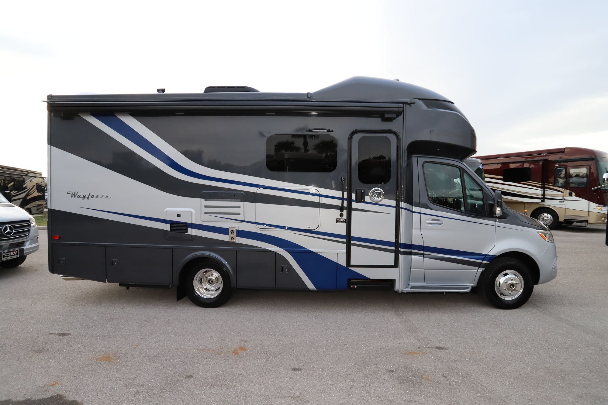 New 2020 Tiffin Motor Homes Wayfarer 25RW Class C  For Sale