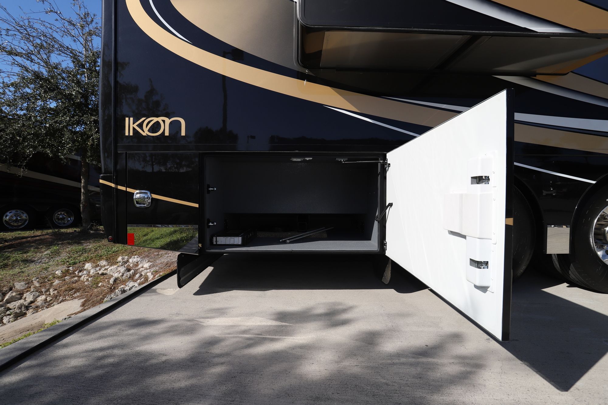 New 2020 Renegade Rv Ikon i4534RX Super C  For Sale