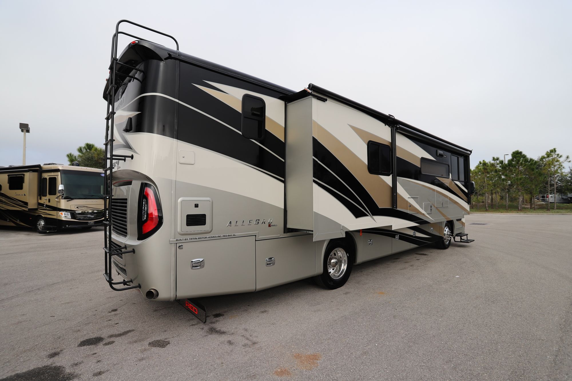 New 2020 Tiffin Motor Homes Allegro Red 37BA Class A  For Sale