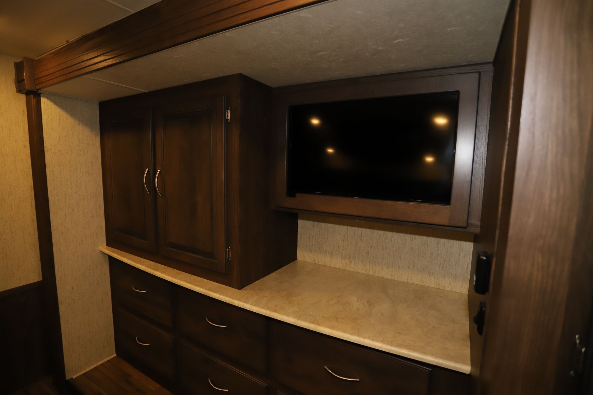 Used 2019 Coachmen Mirada 32SS Class A  For Sale