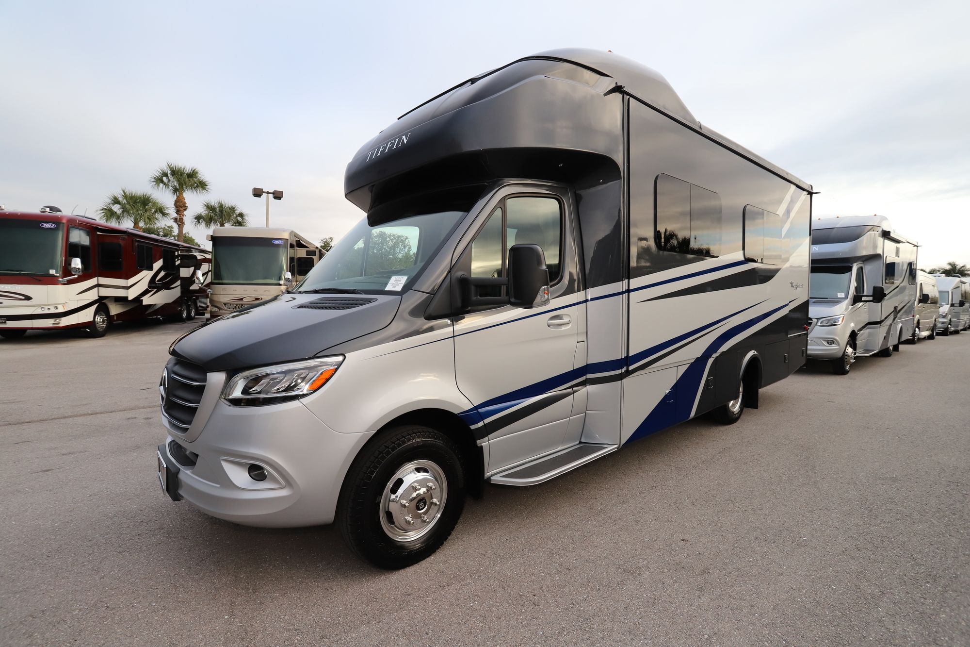 New 2020 Tiffin Motor Homes Wayfarer 25RW Class C  For Sale