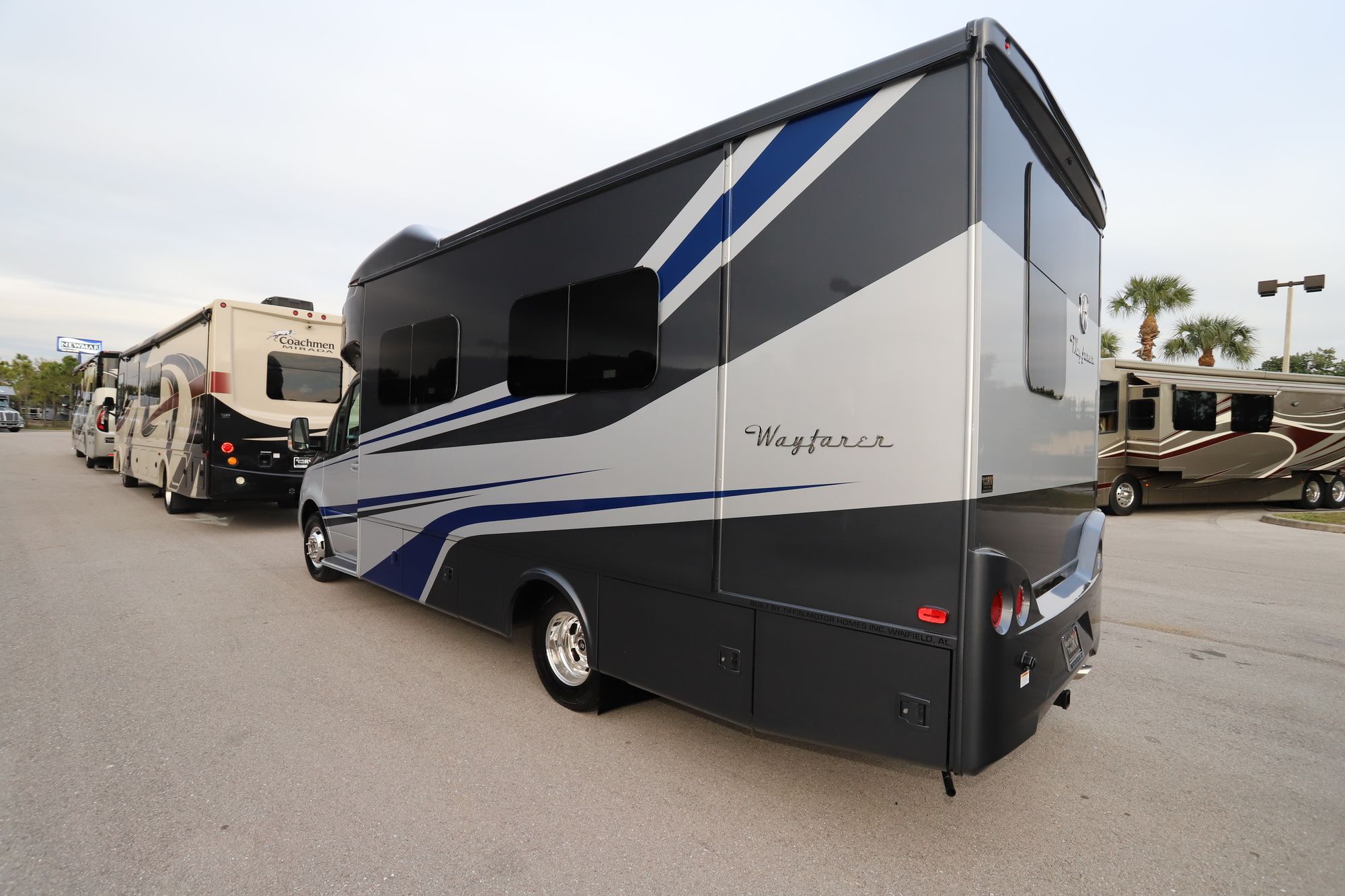 New 2020 Tiffin Motor Homes Wayfarer 25RW Class C  For Sale