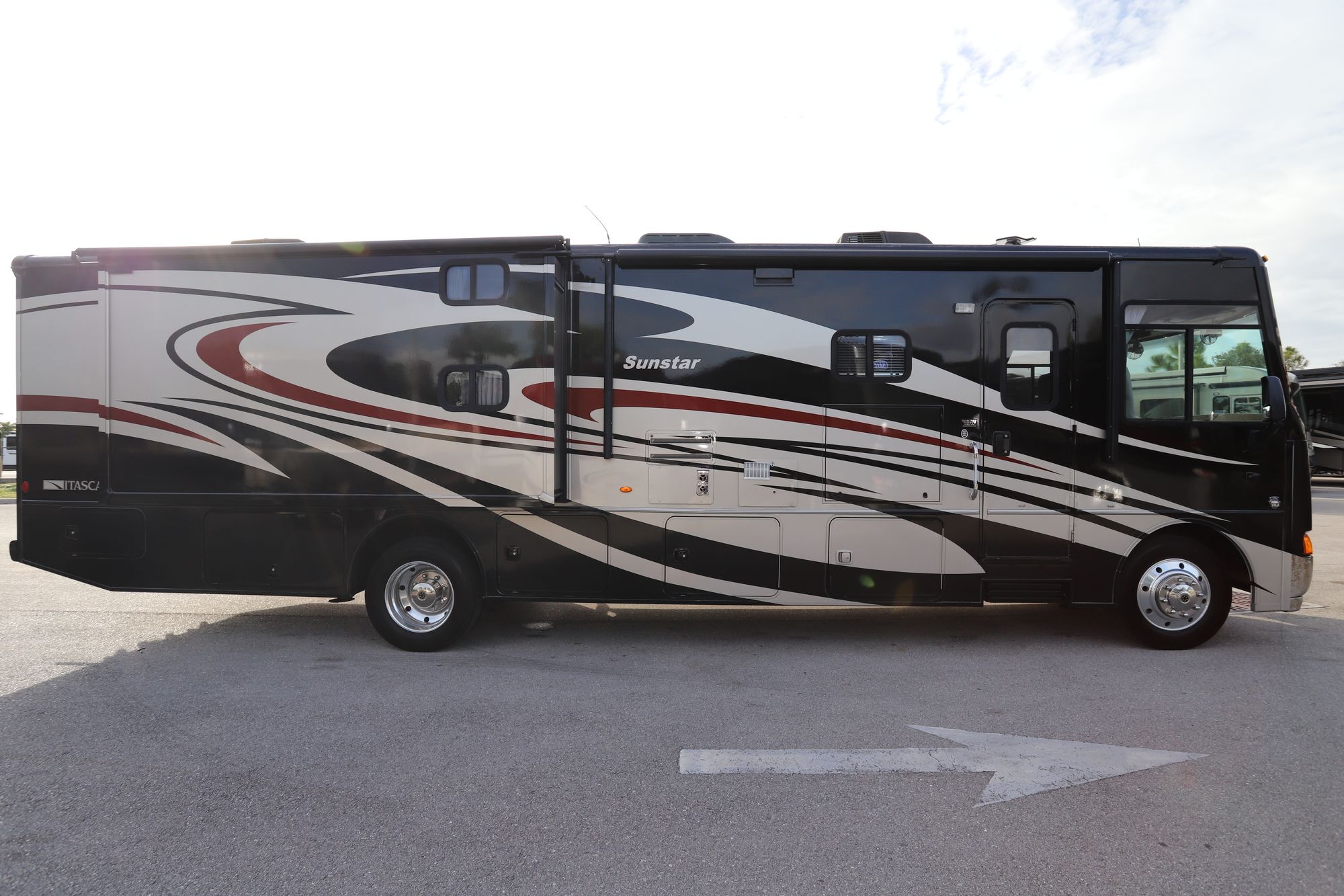 Used 2013 Itasca Sun Star 35B Class A  For Sale