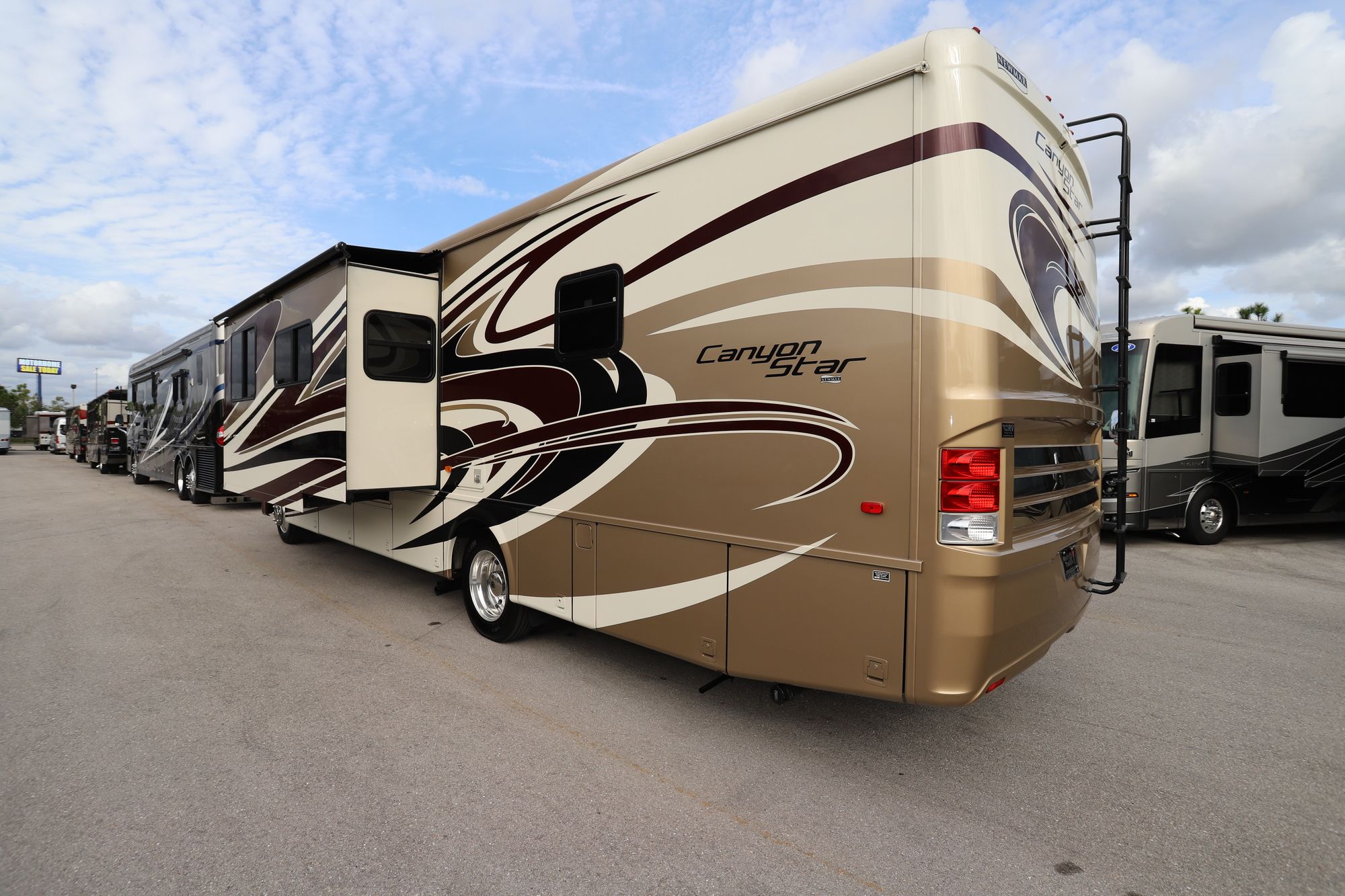 Used 2014 Newmar Canyon Star 3610 Class A  For Sale