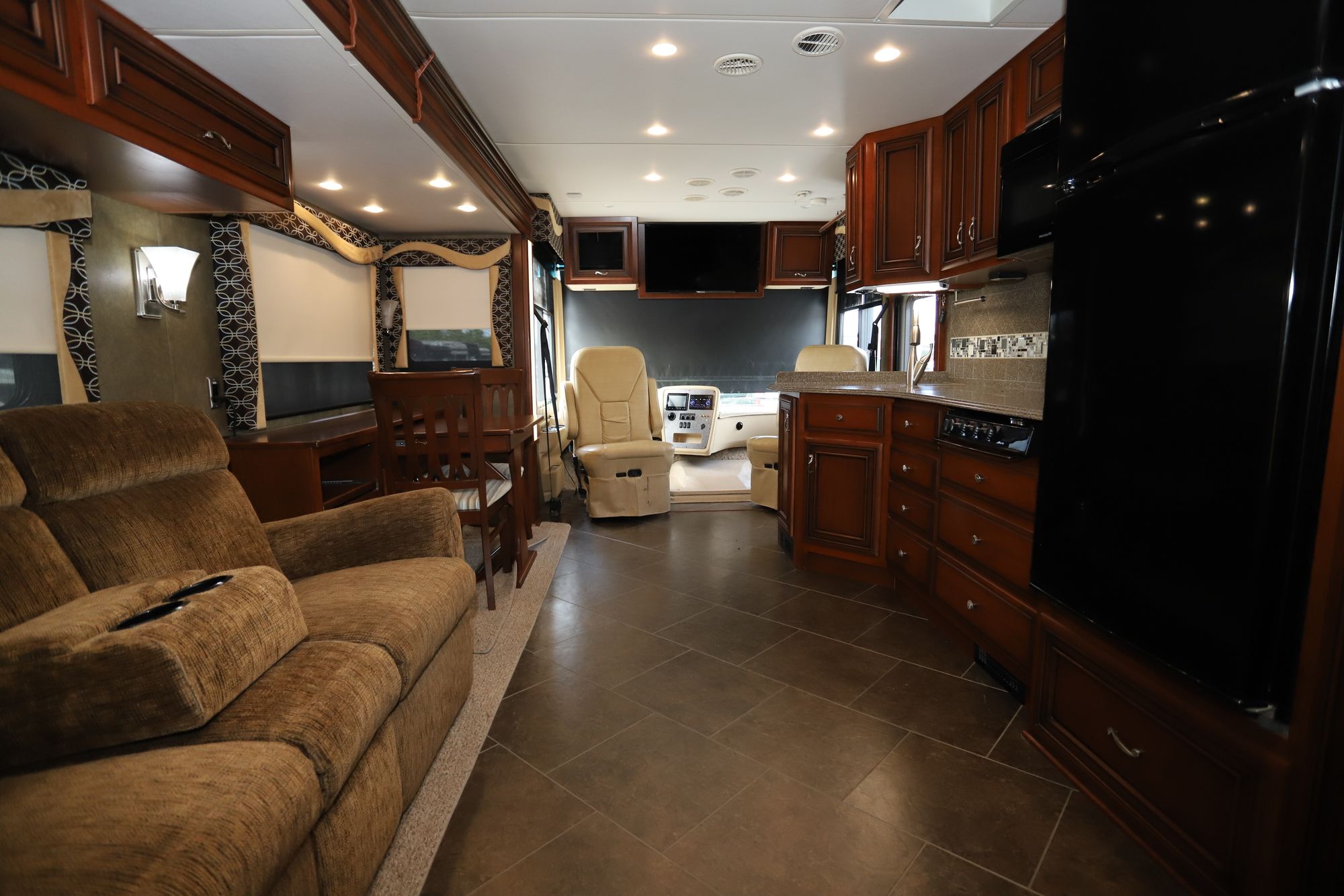 Used 2014 Newmar Canyon Star 3610 Class A  For Sale