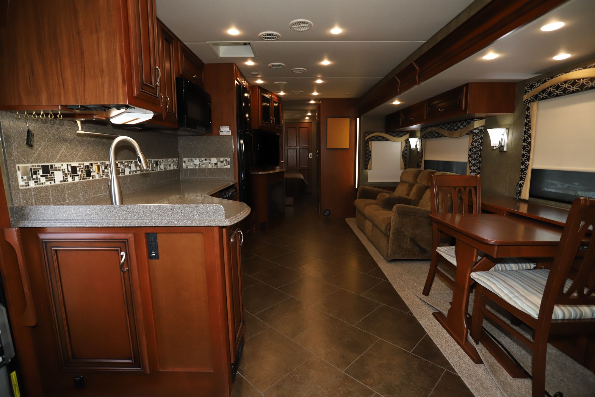 Used 2014 Newmar Canyon Star 3610 Class A  For Sale