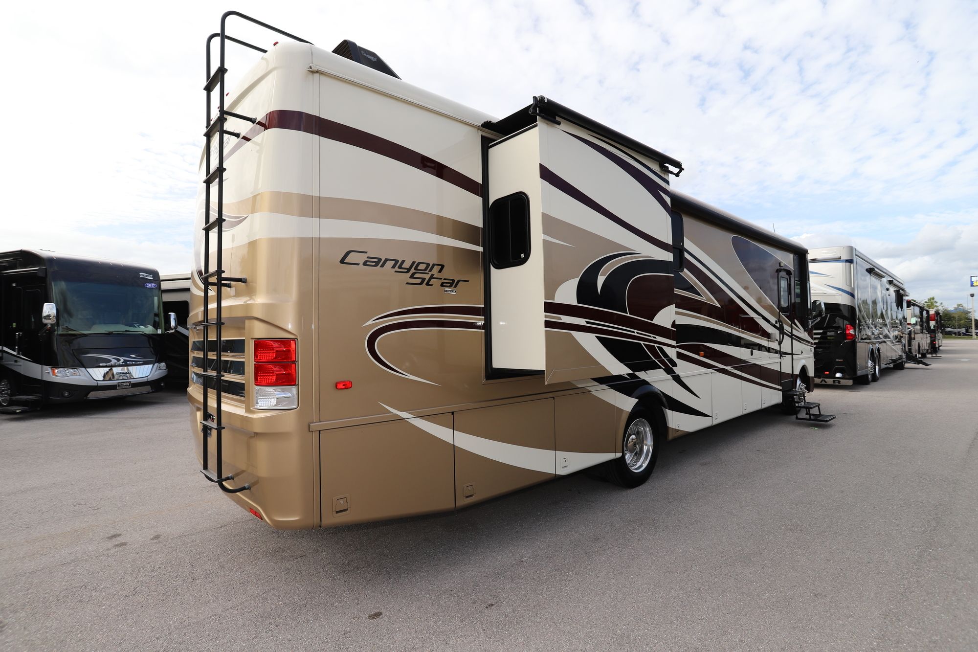 Used 2014 Newmar Canyon Star 3610 Class A  For Sale