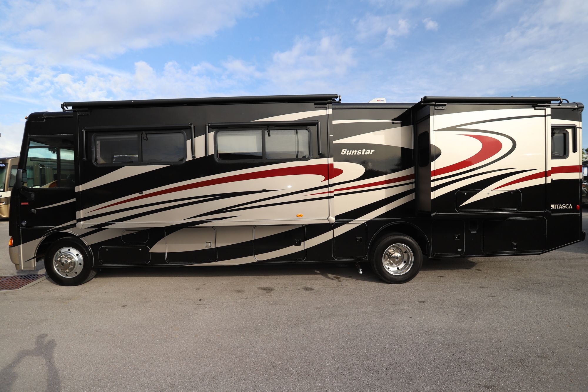 Used 2013 Itasca Sun Star 35B Class A  For Sale