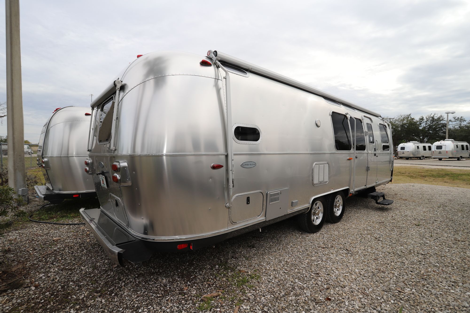 Used 2016 Airstream Flying Cloud 30FB Travel Trailer  For Sale