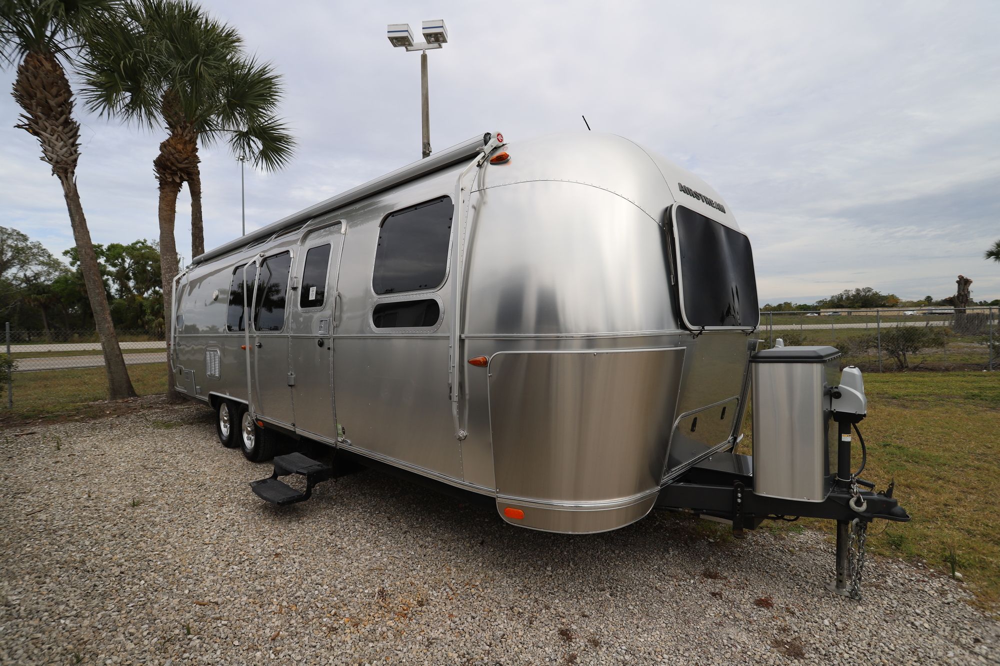 Used 2016 Airstream Flying Cloud 30FB Travel Trailer  For Sale