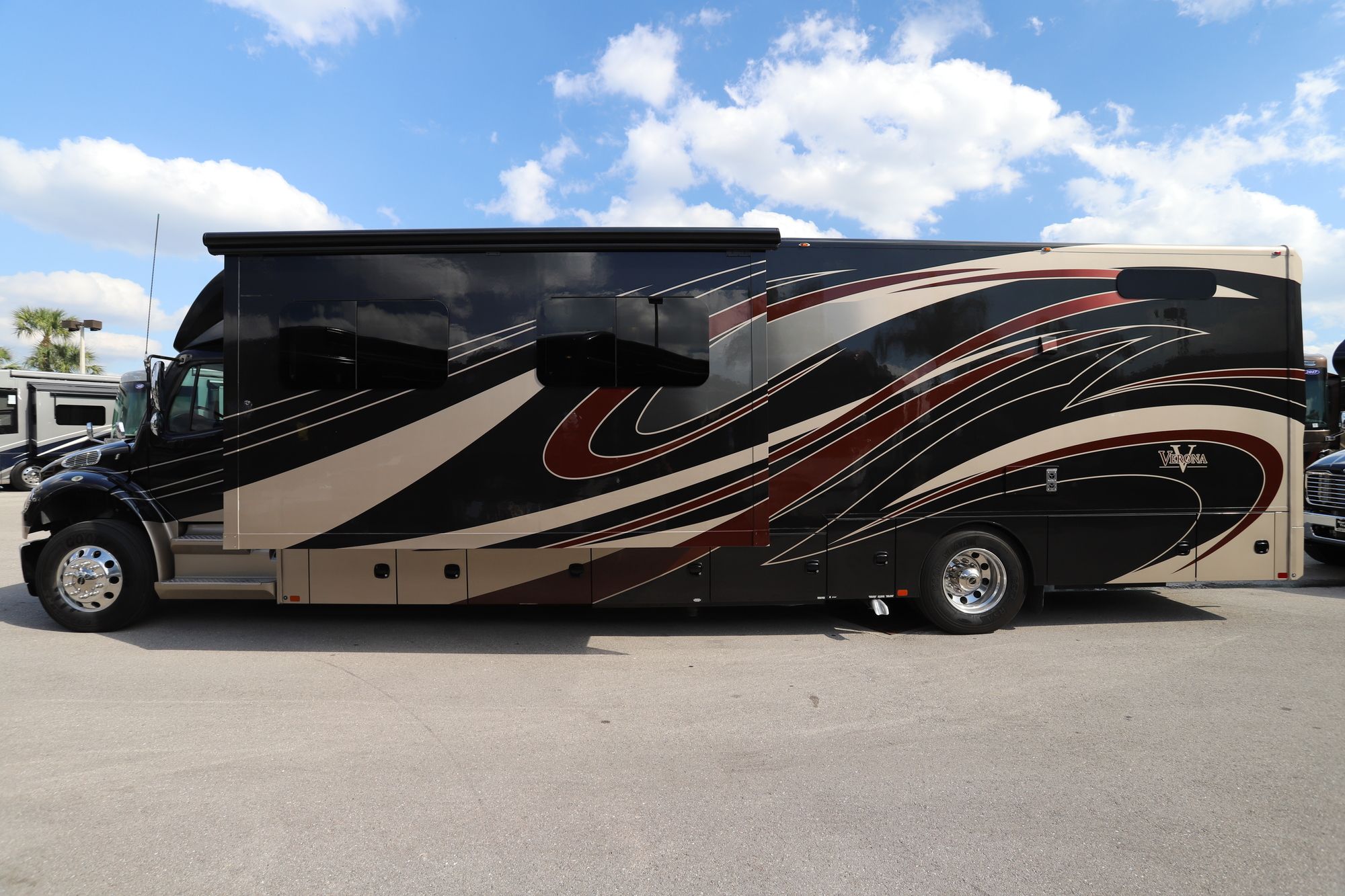 Used 2016 Renegade Rv Verona 40VBH Super C  For Sale