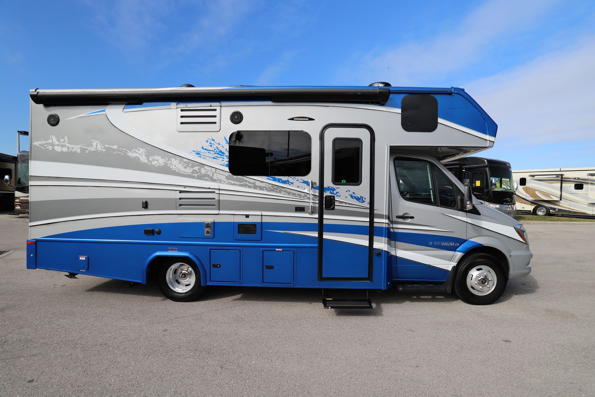 Used 2019 Dynamax Isata 3 24FW Class C  For Sale