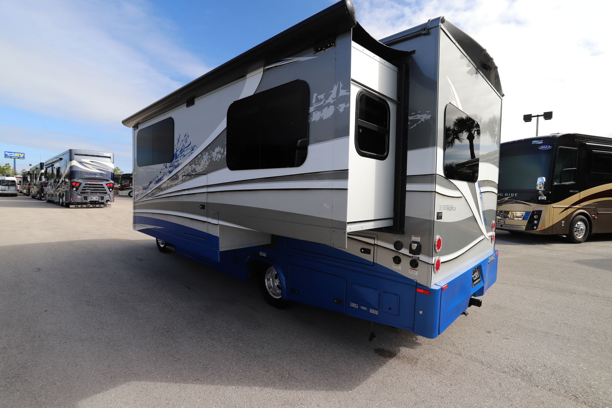 Used 2019 Dynamax Isata 3 24FW Class C  For Sale