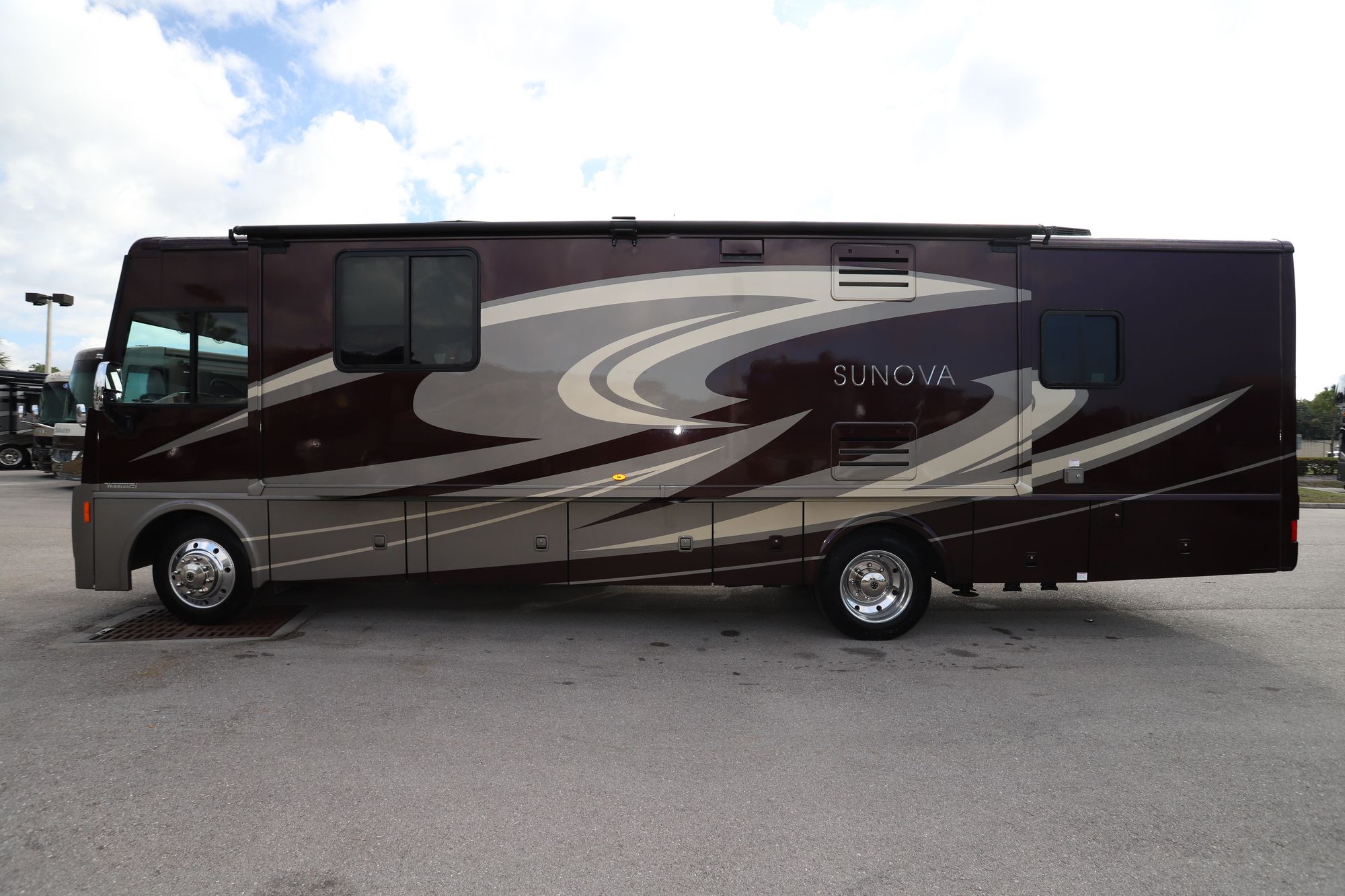 Used 2016 Itasca Sunova 33C Class A  For Sale