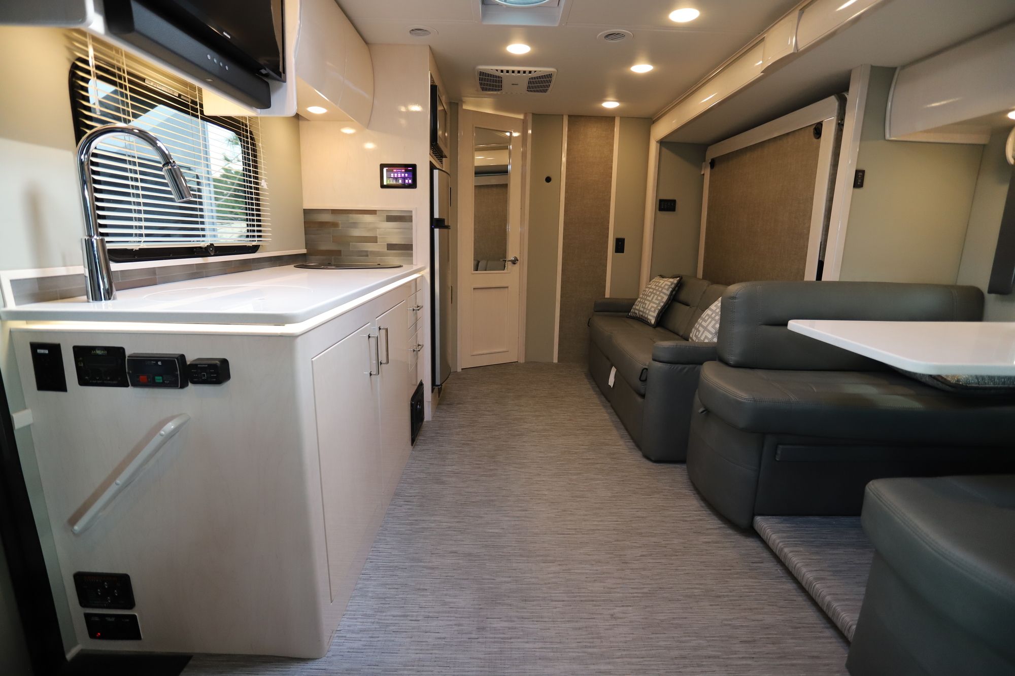 New 2020 Renegade Rv Vienna 25-V-RMC Class C  For Sale