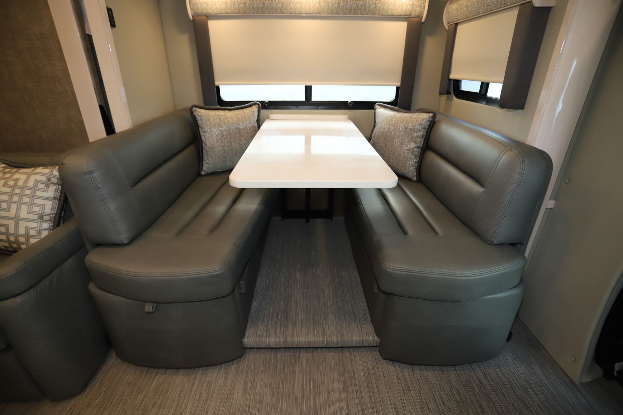 New 2020 Renegade Rv Vienna 25-V-RMC Class C  For Sale