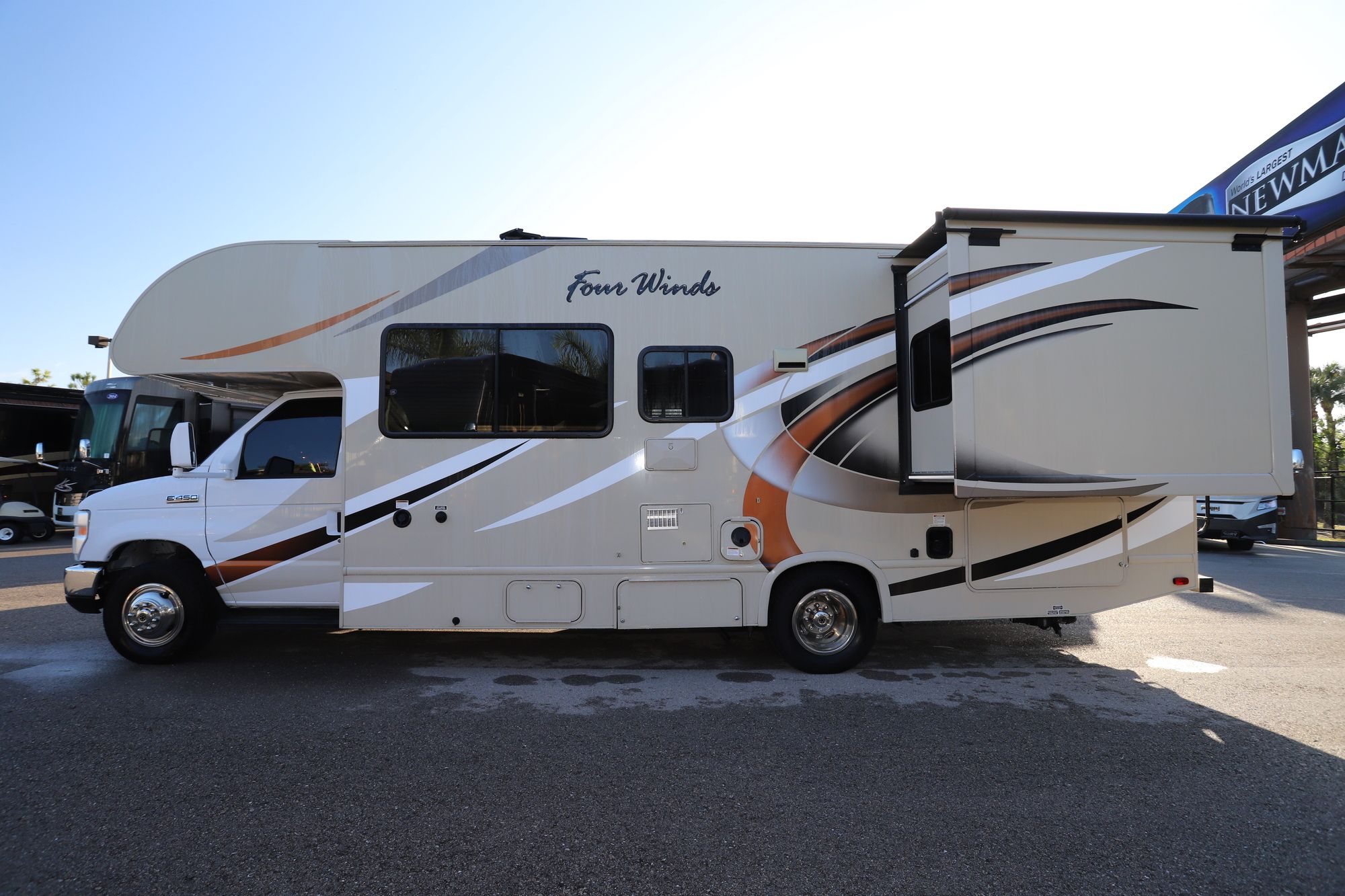 Used 2017 Thor Fourwinds 26B Class C  For Sale