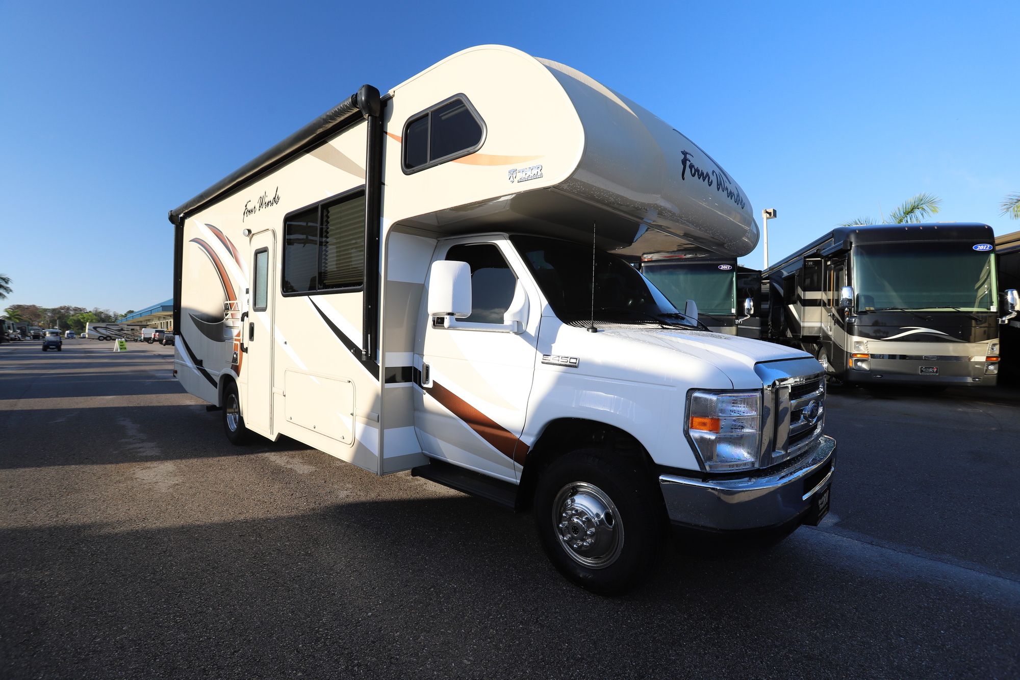 Used 2017 Thor Fourwinds 26B Class C  For Sale