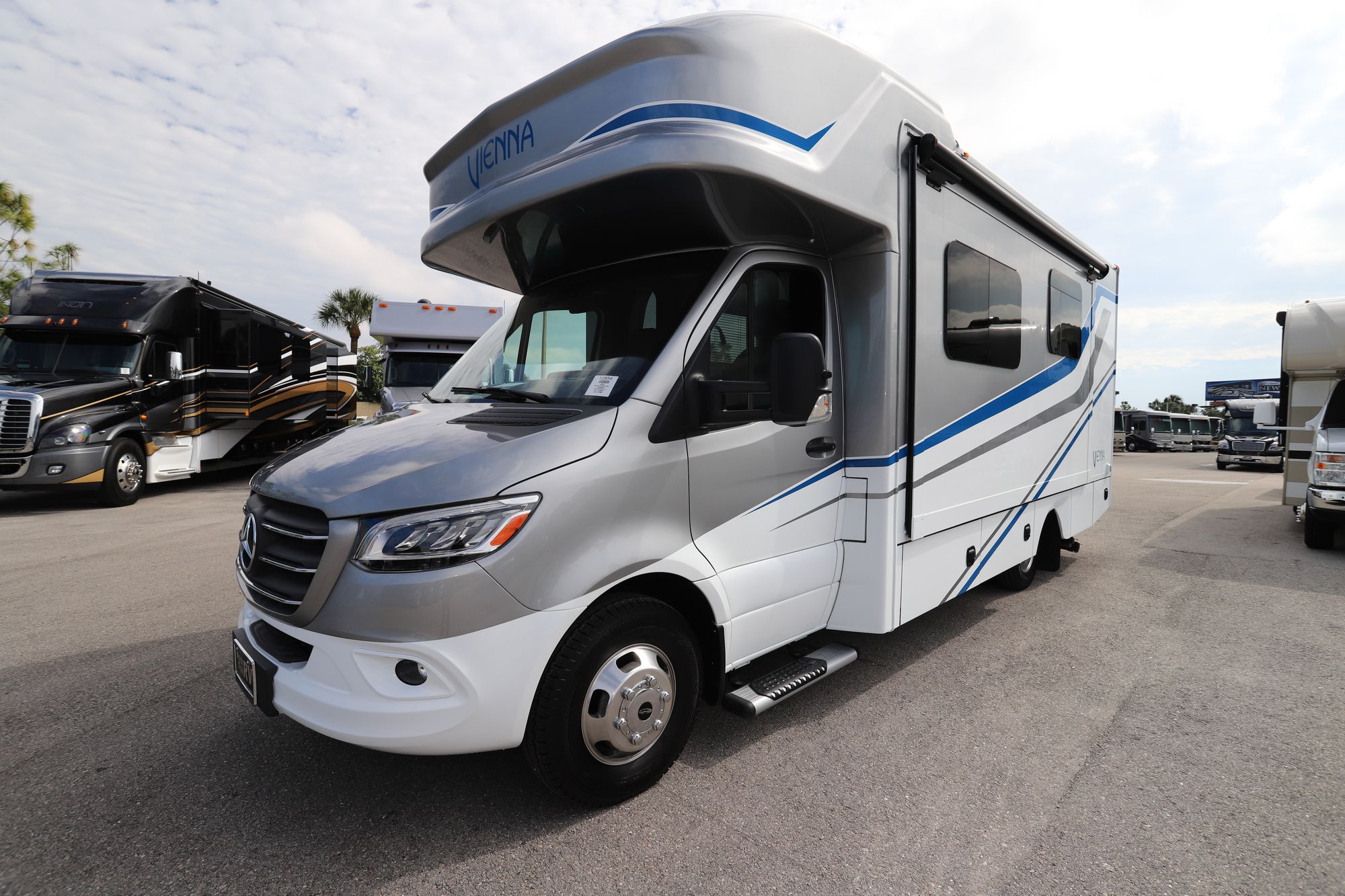 New 2020 Renegade Rv Vienna 25-V-RMC Class C  For Sale