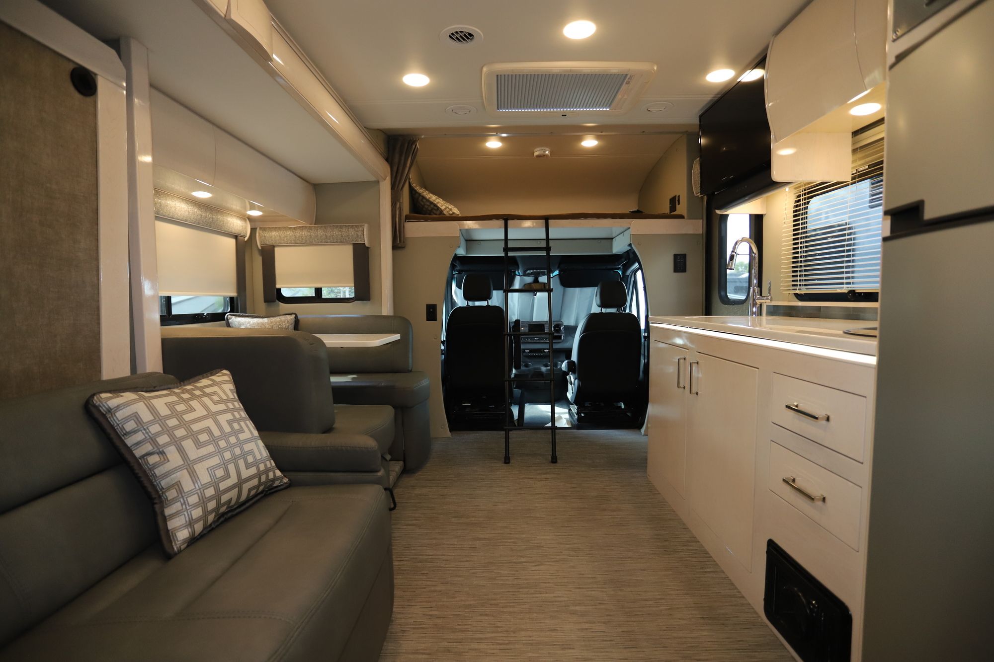 New 2020 Renegade Rv Vienna 25-V-RMC Class C  For Sale