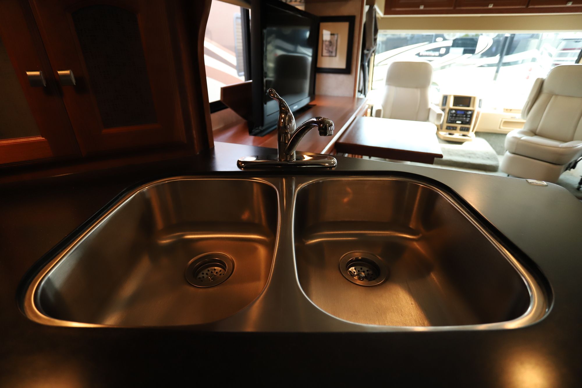 Used 2013 Winnebago Sightseer 33C Class A  For Sale