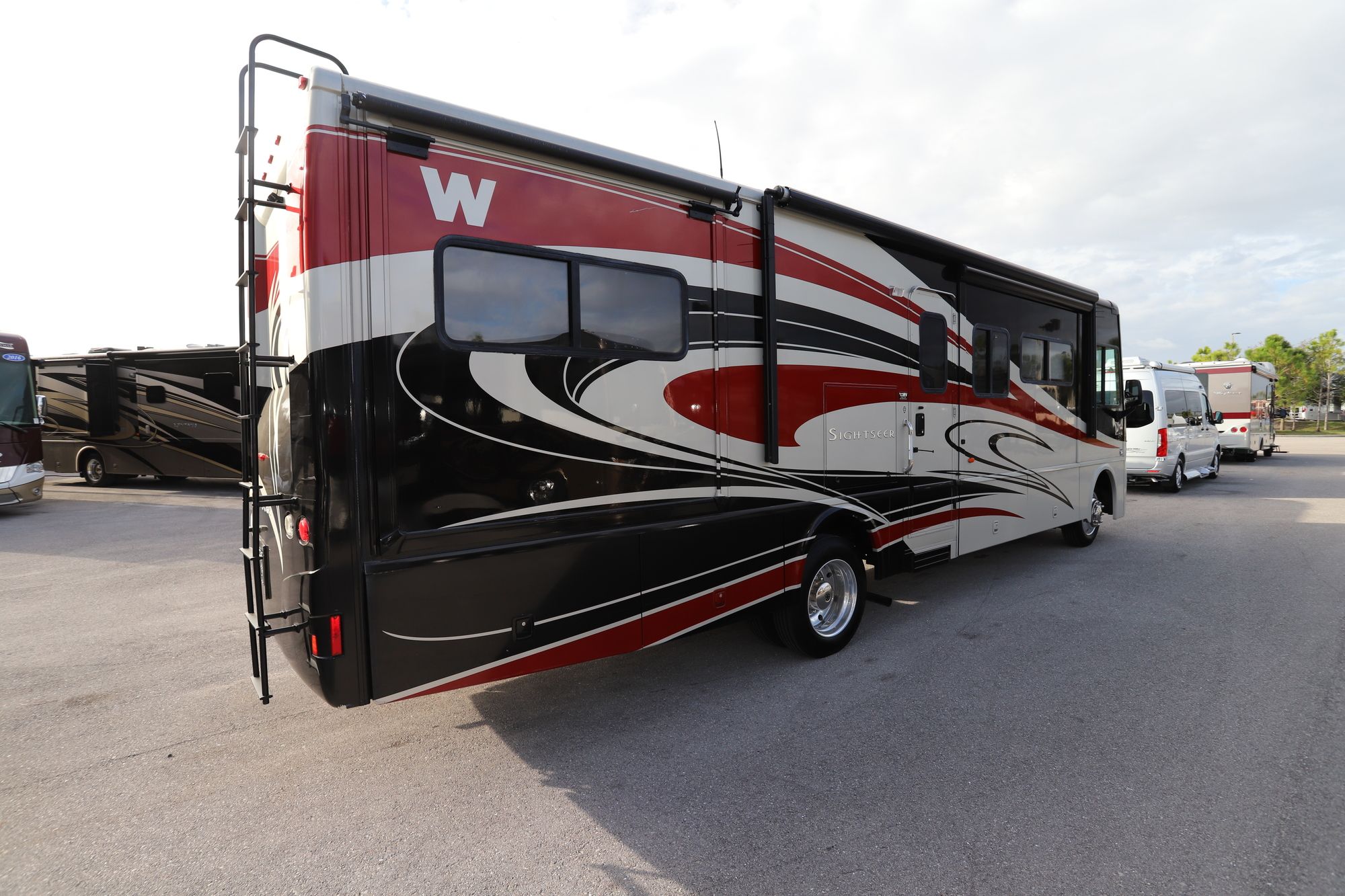 Used 2013 Winnebago Sightseer 33C Class A  For Sale