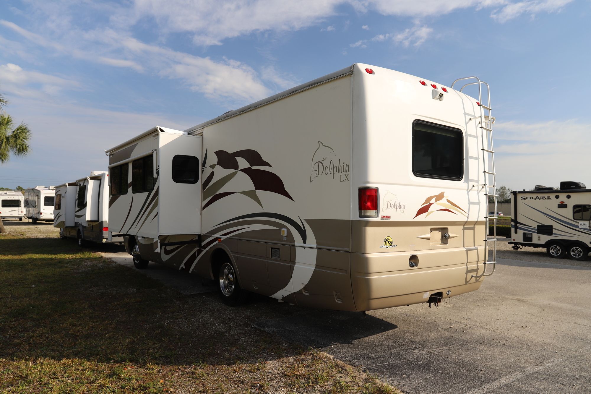 Used 2005 National Rv Dolphin 6320XL Class A  For Sale