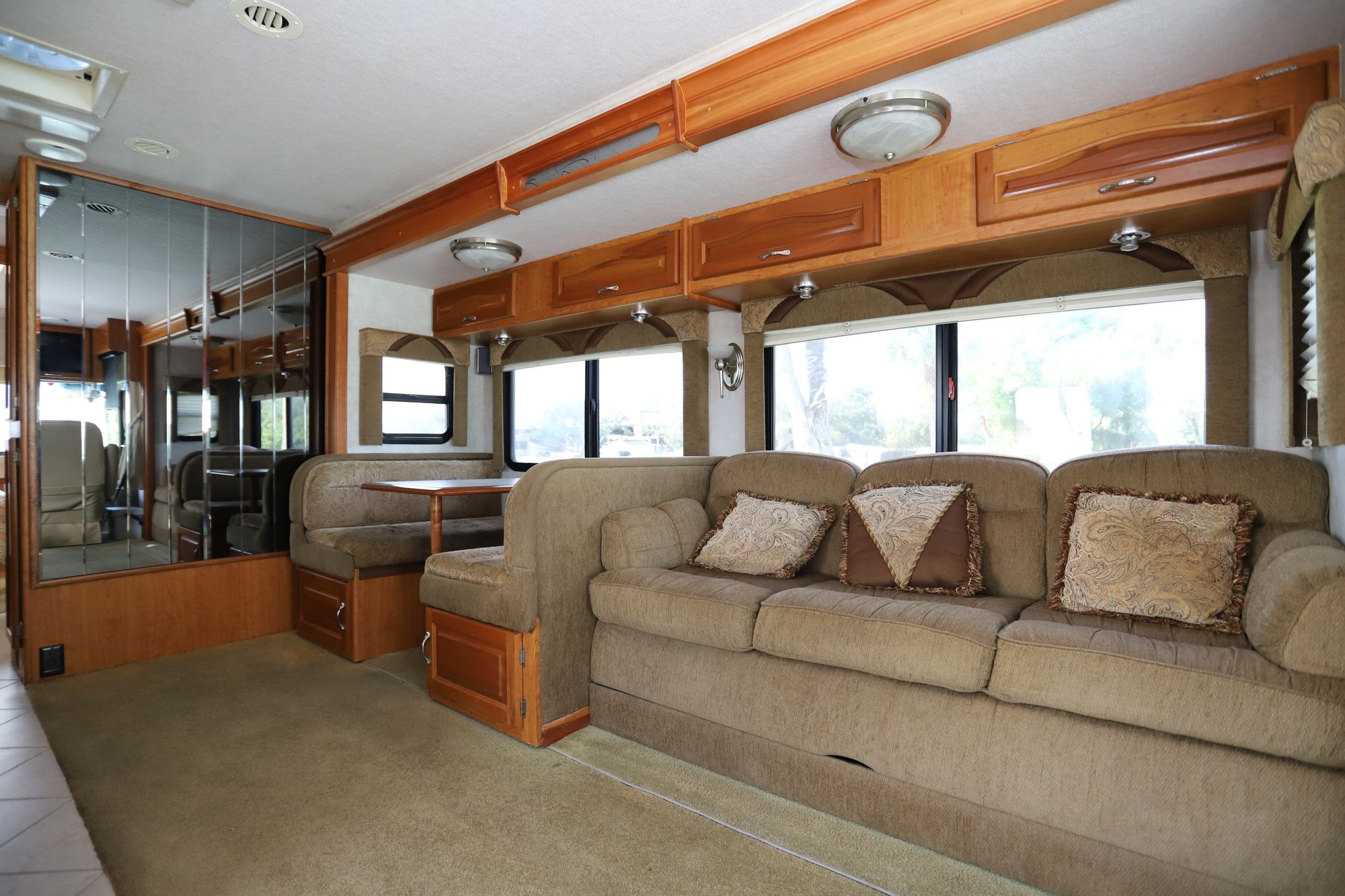 Used 2005 National Rv Dolphin 6320XL Class A  For Sale