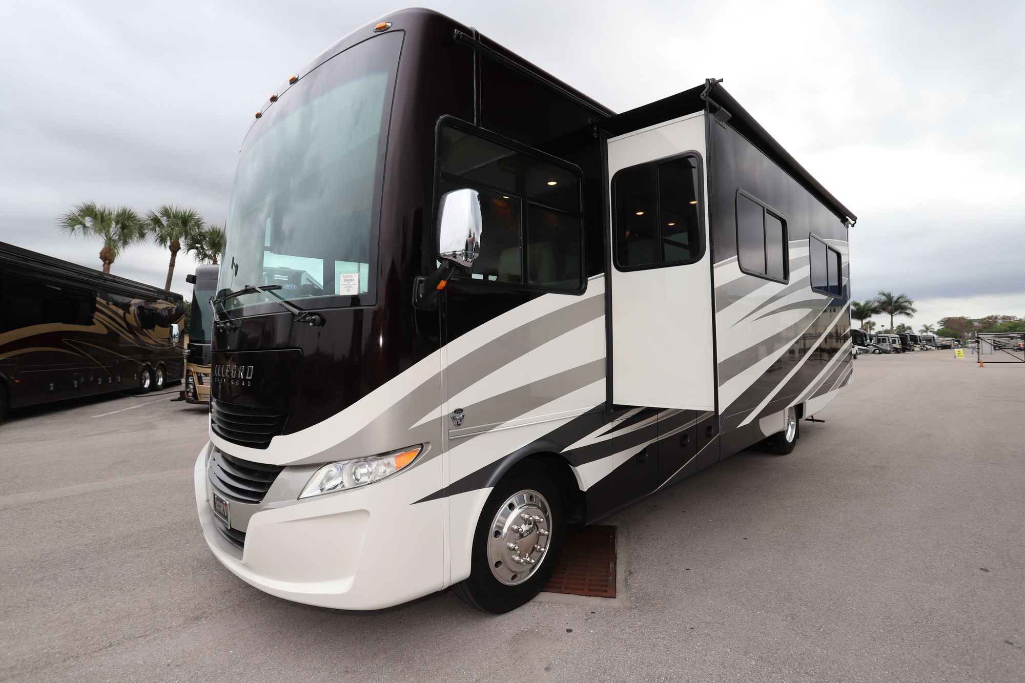 Used 2017 Tiffin Motor Homes Allegro 32 SA Class A  For Sale