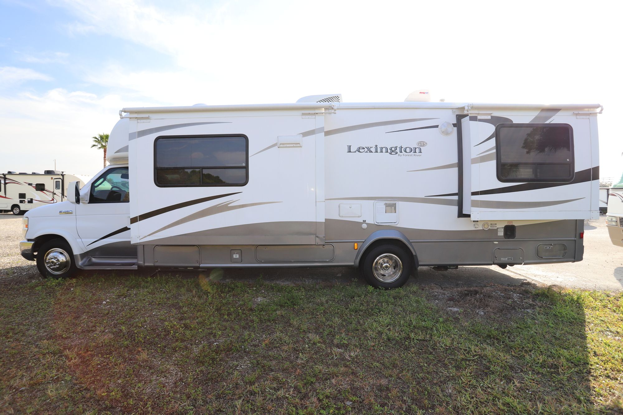 Used 2011 Forest River Lexington 283GTS Class C  For Sale