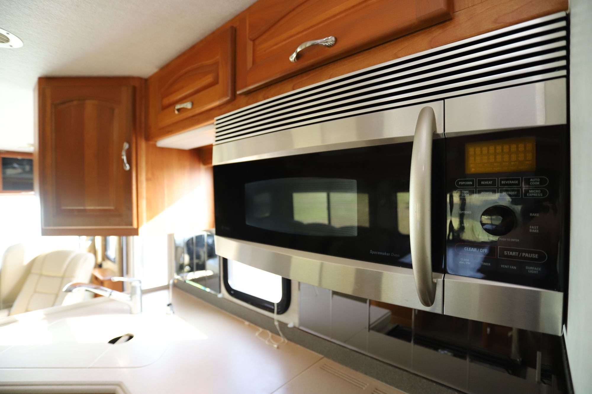 Used 2005 National Rv Dolphin 6320XL Class A  For Sale